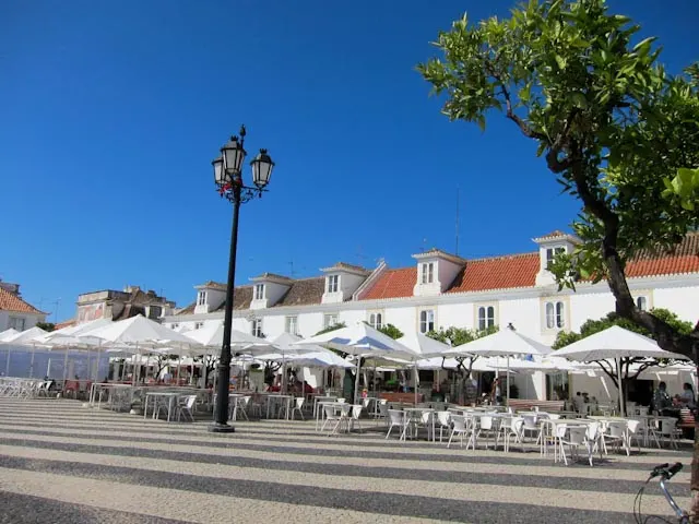 Terrazas junto a la Plaza Marqués de Pombal