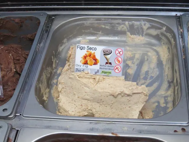Helado de higos secos de la heladería Delizia en Tavira