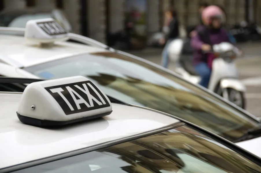 Clica aquí para saber más sobre los taxis en Florencia Taxi en Florencia
