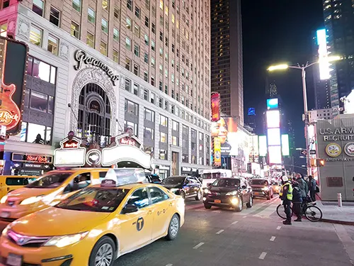 Trafico vehicular en las calles de Times Square - Foto de AHM