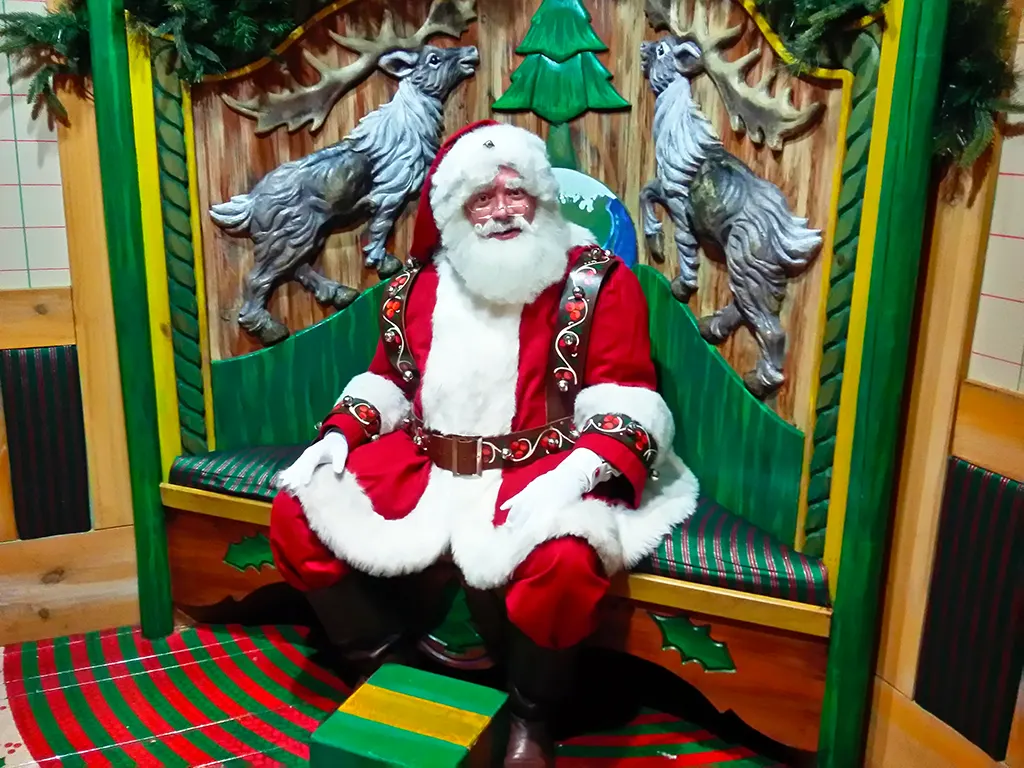 Santa Claus, Papa Noel o el Viejito Pascuero en Santaland en Macy's de Herald Square, Manhattan NY - Foto de AHM