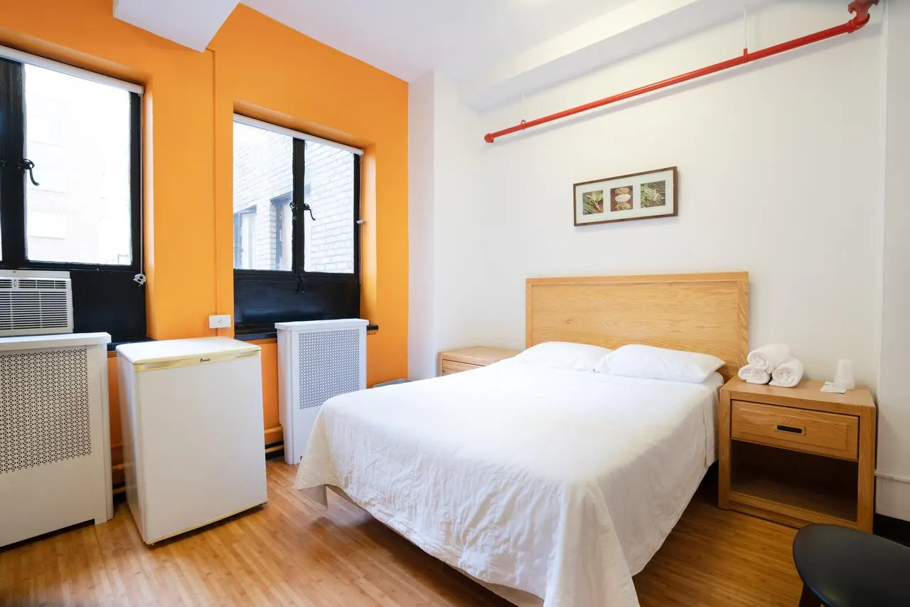 Vanderbilt YMCA room - Photo courtesy of Booking // Much cheaper than budget hotels in Manhattan