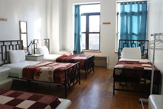Foto habitación compartida en NY Moore Hostel en Brooklyn cortesía de Booking / Lista de Hoteles baratos en Brooklyn recomendados