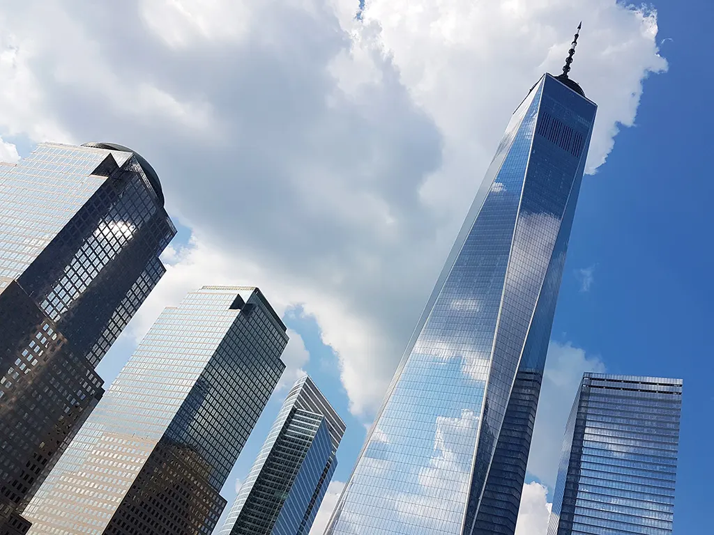 Edificios de la zona del World Trade Center, OneWTC a la derecha - Foto de Andrea Hoare Madrid - El One World Trade Center tiene uno de los miradores en New York más importantes: la plataforma de observación más alta