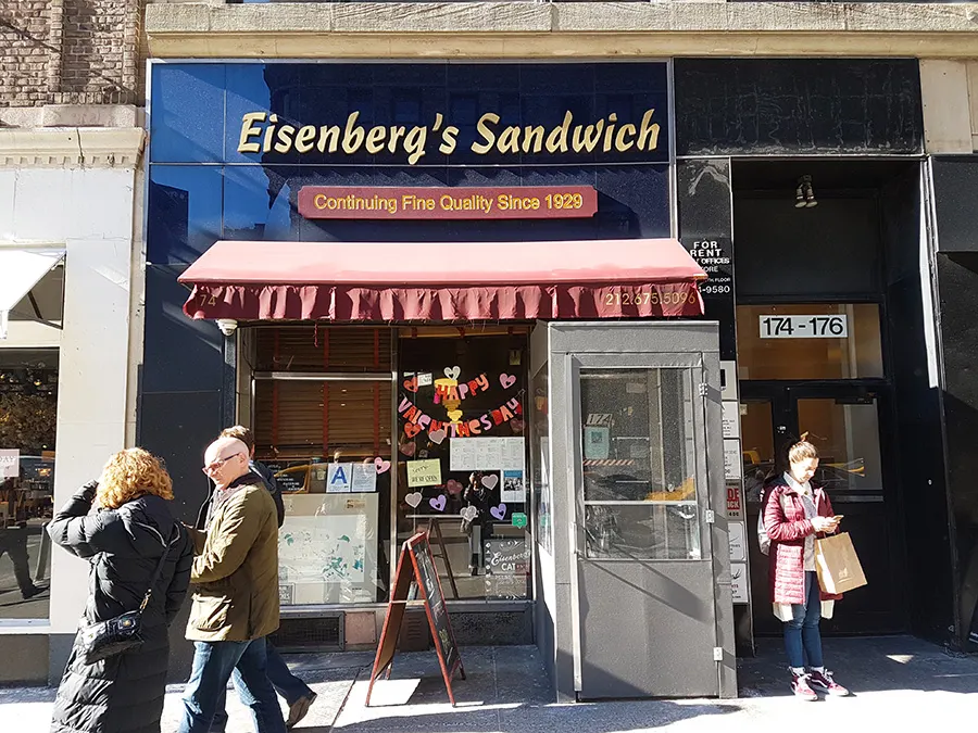 Entrada de Eisenbergs Sandwich en el Flatiron District de Manhattan - Foto de Andrea Hoare Madrid