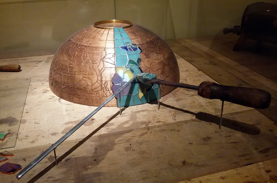 Muestra del proceso de fabricación de las Lámparas Art Noveau de Tiffanys en el Museo de Arte de Queens - Foto de Andrea Hoare Madrid