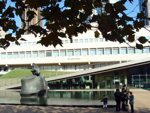Entrada de la Julliard School - Foto de AHM