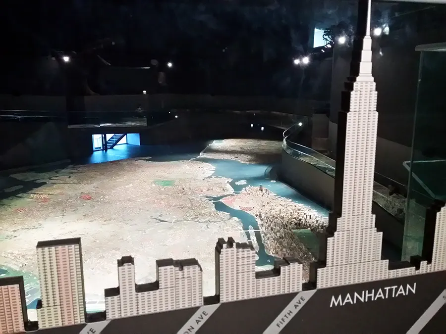 Escala de algunos de los edificios más representativos de Nueva York en el Panorama -la maqueta a escala de Nueva York del urbanista Robert Moses - Foto de Andrea Hoare Madrid