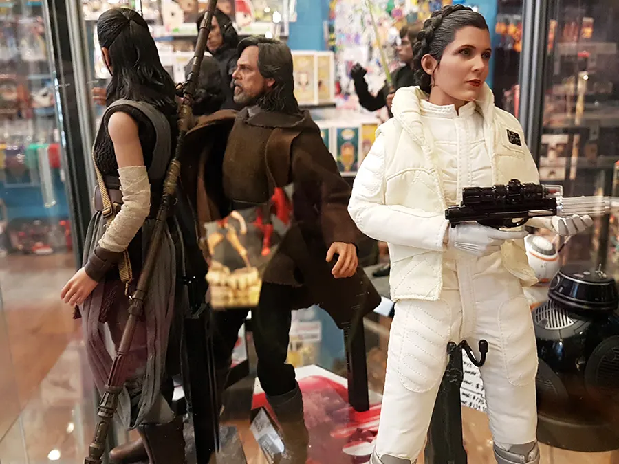 Princess Leia and Luke Skywalker action figures at the Forbidden Planet store in Union Square - Photo by Andrea Hoare Madrid