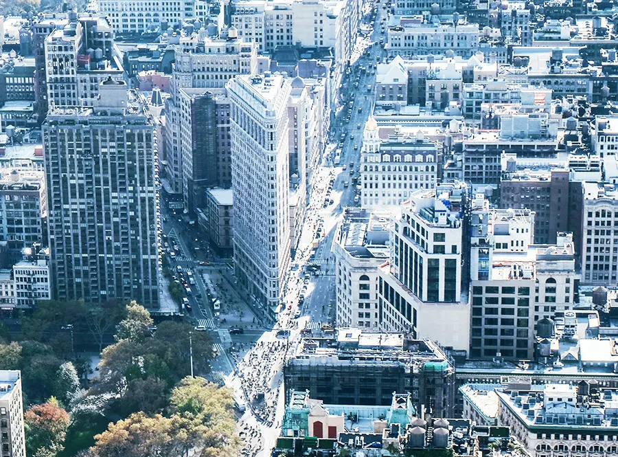 Edificio Flatiron visto desde el Mirador del Empire State - Foto de Daryan Shamkhali en Unsplash disponible en https://unsplash.com/photos/mPqVZQIASYA
