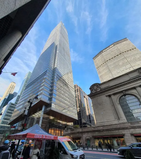 Vista del Edificio One Vanderbilt junto a Grand Central Terminal - Foro de Andrea Hoare Madrid