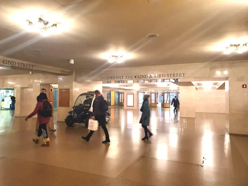 Entrada al One Vanderbilt por un pasaje subterráneo desde Grand Central Terminal - Foto de Andrea Hoare Madrid