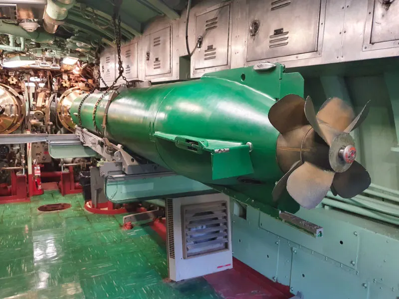 Torpedo expuesto en el hangar de los misiles dentro del submarino USS Growler - Foto de Andrea Hoare Madrid