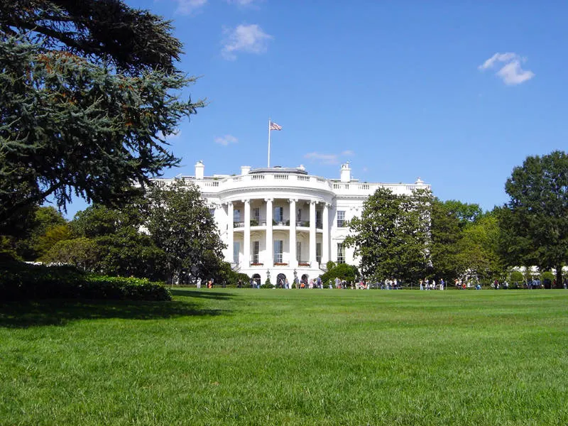 Casa Blanca fotografiada desde el jardín trasero - Foto de Andrea Hoare Madrid