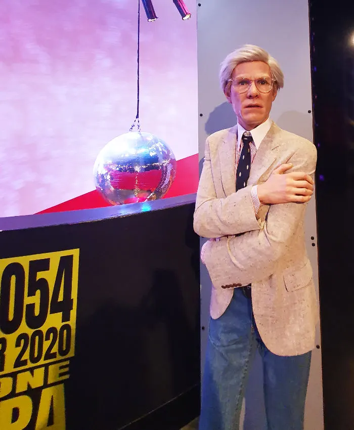 Figura de cera de Andy Warhol en el Museo de Cera de Nueva York, el Madame Tussauds. Foto de Andrea Hoare Madrid