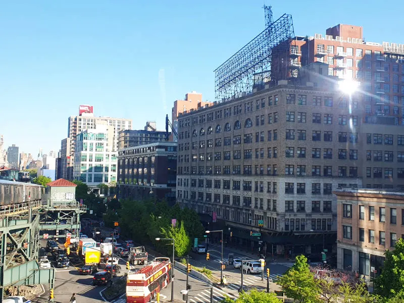 Calles de Long Island City vistas desde un vagón de metro - Foto de Andrea Hoare Madrid