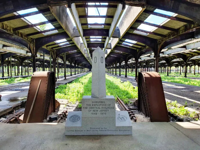 Andenes abandonados de la Central Railroad of New Jersey Terminal de Andrea Hoare Madrid