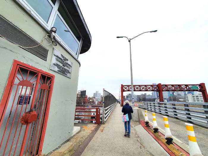 Marina Madrid starting to cross the Pulaski Bridge, which links Greenpoint in Brooklyn with Long Island City in Queens and is one of the bridges on the New York Marathon route - Photo by Andrea Hoare Madrid