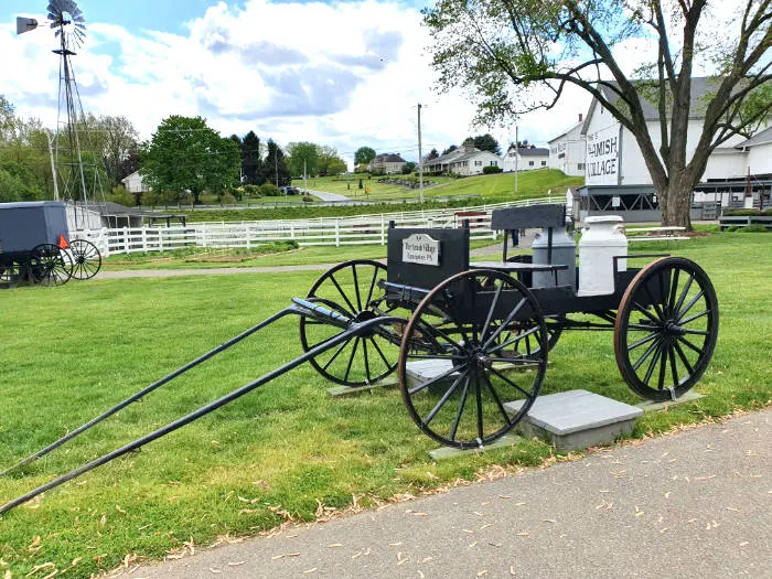 Típico carruaje amish estacionado a la entrada de la Amish Village, un centro de interpretación de la vida de las comunidades Amish de Pensilvania a una hora y media de Filadelfia. Foto de Andrea Hoare Madrid
