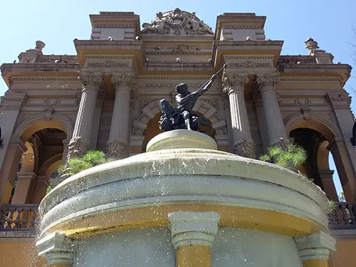 Fuente de Neptuno Cerro Santa Lucia. Foto de Andrea Hoare Madrid. Guía de Santiago Santiagoando