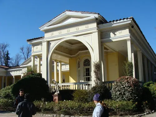 Viña Concha y Toro, Casa patronal. Foto de AHM - Santiagoando