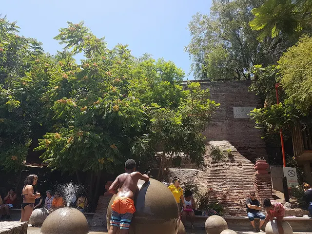 Parque Bicentenario de la Infancia. Foto tomada por Andrea Hoare para santiagoando con Licencia CC Todos los derechos reservados https://www.flickr.com/photos/80293605@N07/32089013257/in/album-72157706467012155/