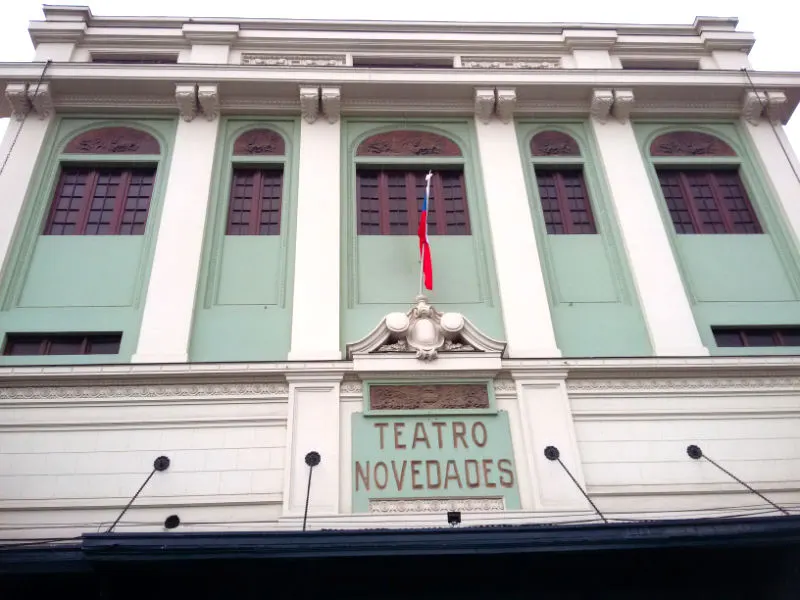 Fachada del Teatro Novedades en Santiago Centro - Foto de Andrea Hoare Madrid