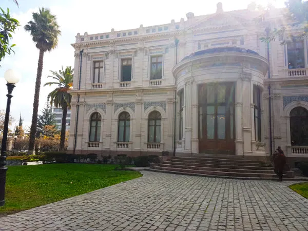 Entrada del Palacio Cousiño - Foto de Andrea Hoare Madrid
