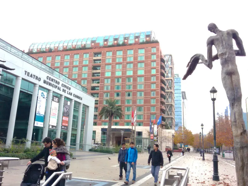 Teatro Municipal de las Condes - Centro Cívico - Santiagoando: guía de Santiago - Foto de AHM