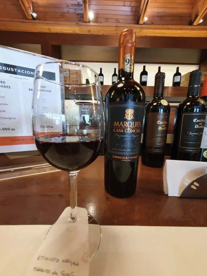 Degustación del vino icono Marques de Casa Concha en el Wine Bar de Concha y Toro - Foto de Andrea Hoare Madrid