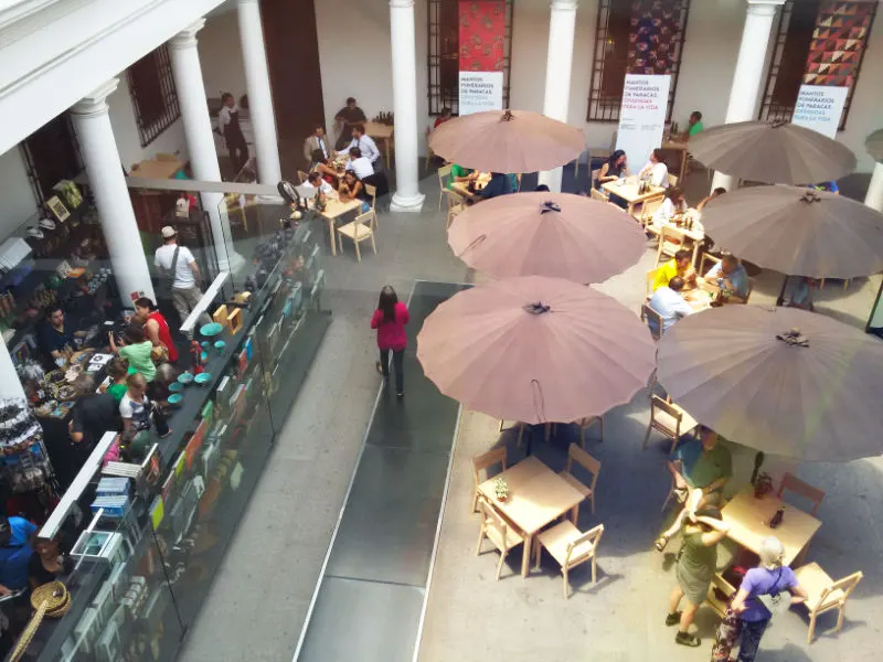 Vista del Café Precolombino desde el segundo piso del Museo - Foto de AHM