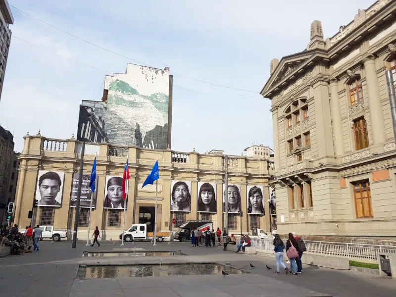Edificio del Museo Chileno de Arte Precolombino (antiguo Palacio de la Real Aduana de Santiago) - Foto de Andrea Hoare Madrid