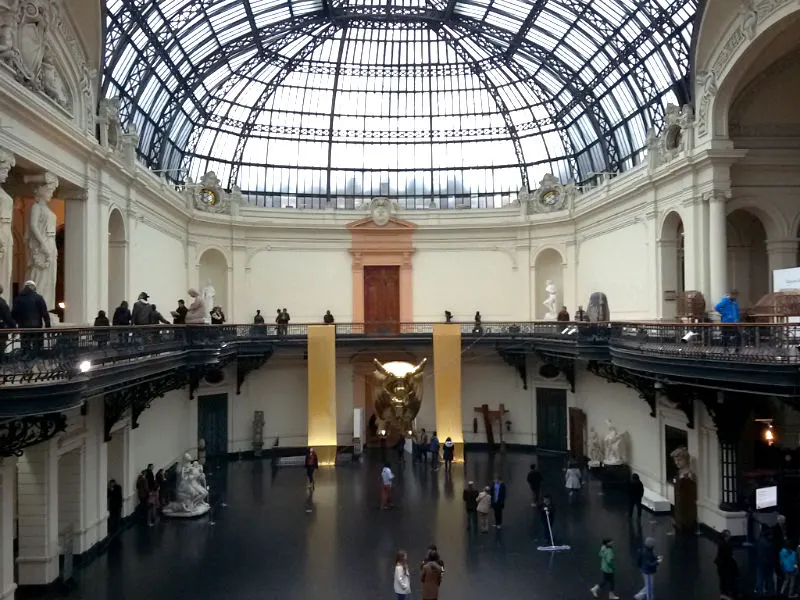 Hall del Museo Nacional de Bellas Artes - Santiago - Foto de AHM