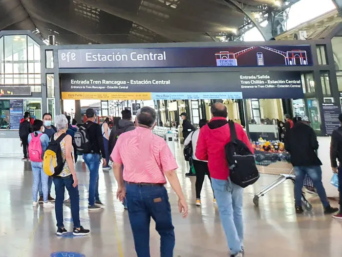 Entrada al andén del tren desde Santiago a Rancagua - Foto AHM