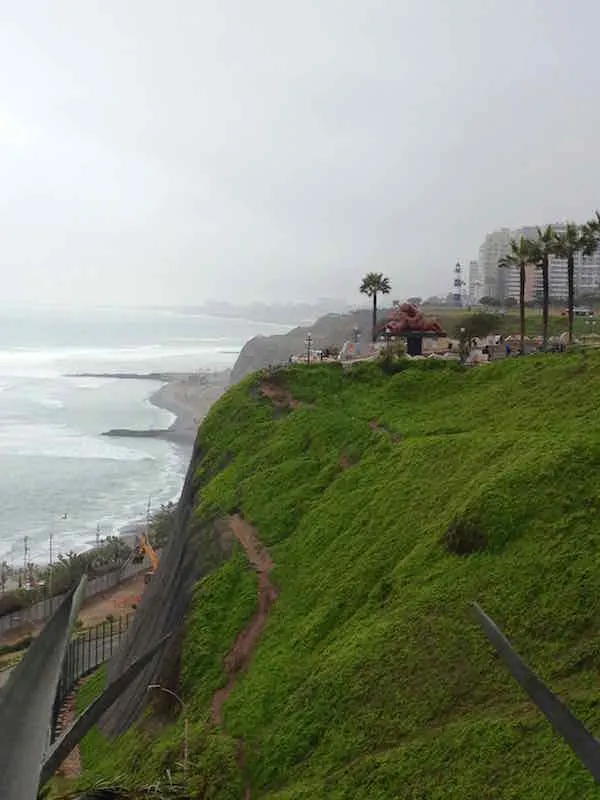 Malecones de miraflores clima en invierno