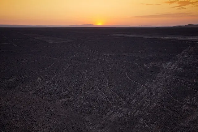 Vista aerea de atardecer en lineas de nazca Peru