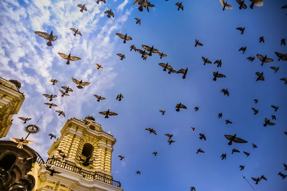 Cielo y la fachada de las catacumbas