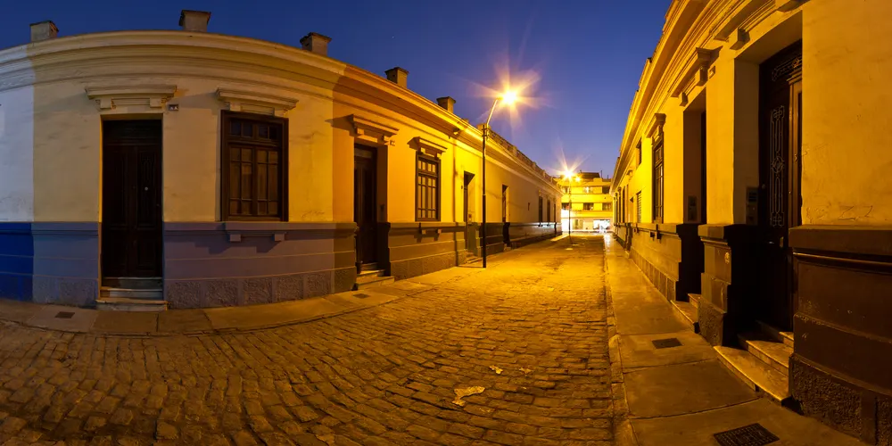 calles de lima por la noche