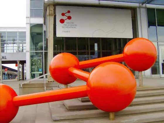 Estructura de átomos en Centro de ciencias Entrada centro de ciencias montreal