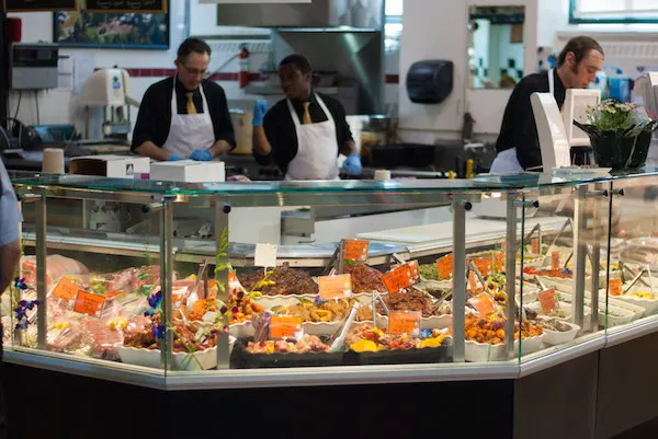 Tiendas de frutos del mar Marche Atwater Montreal