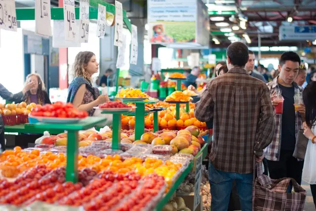 Vendedores de fruta en marche jean talon Marche Jean talon