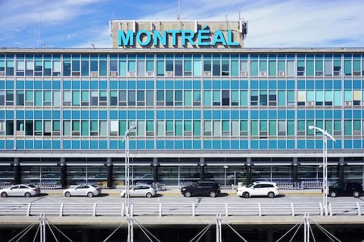 Entrada del aeropuerto Aeropuerto Montreal YUL