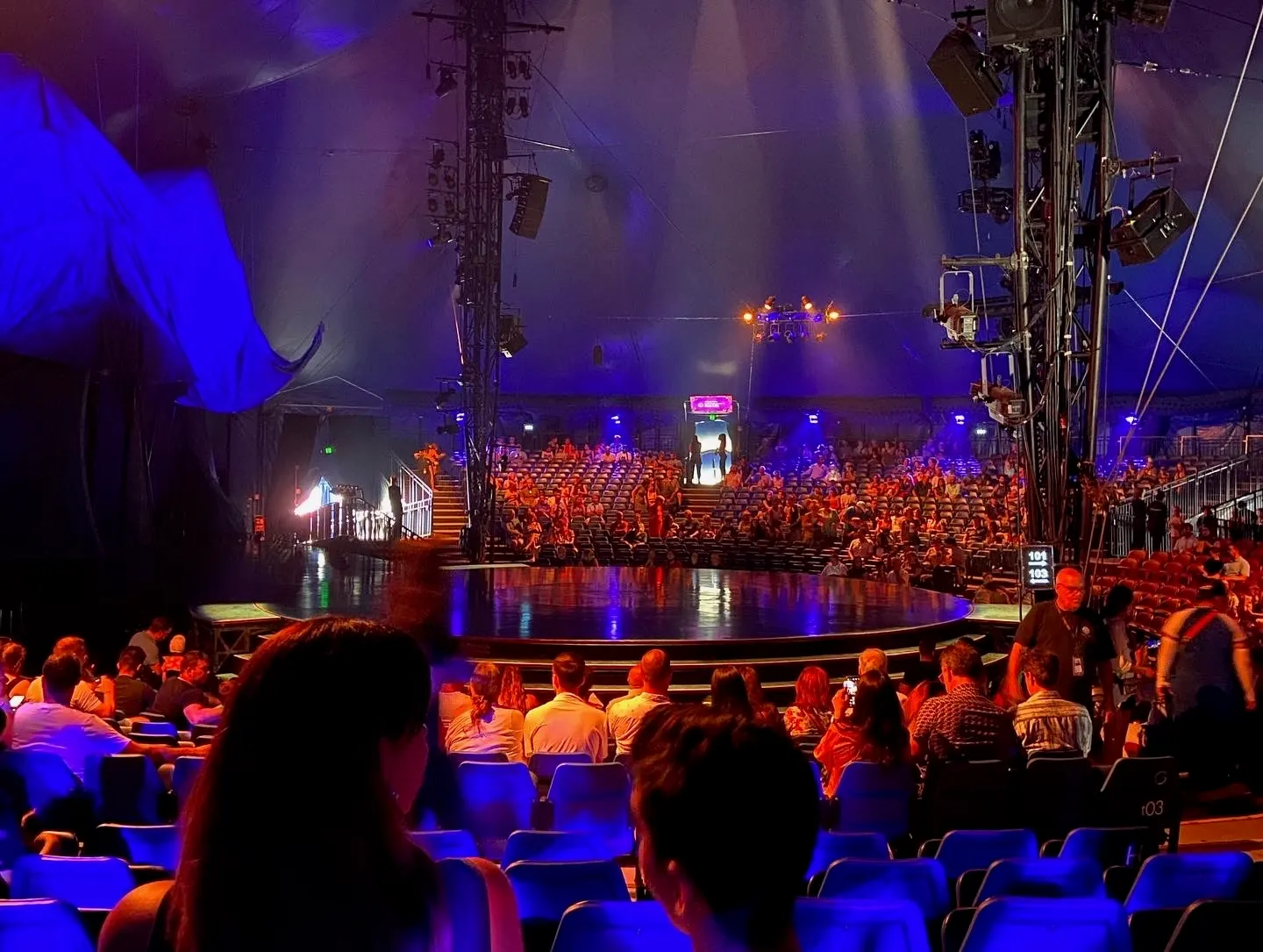 Interior del cirque du soleil