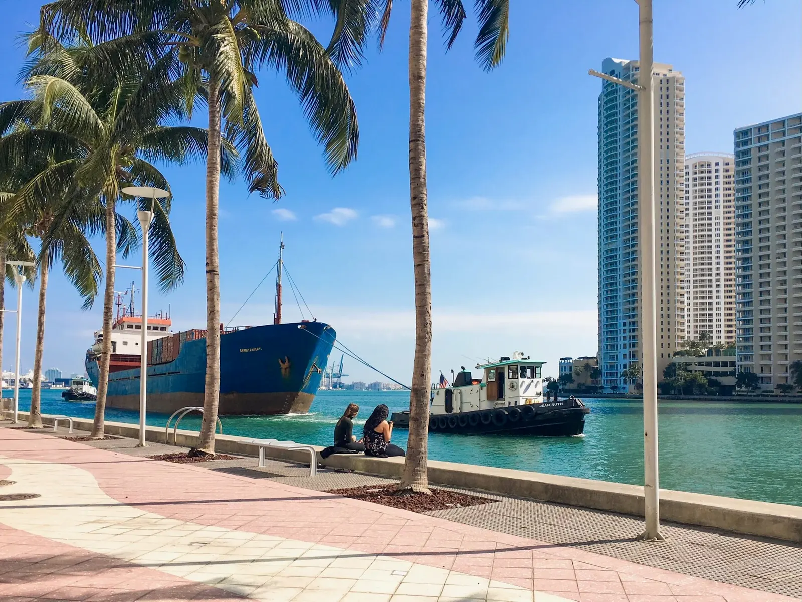 Borde con el rio Miami